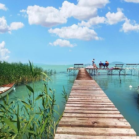 Topart Apartman I Balatonfenyves Buitenkant foto