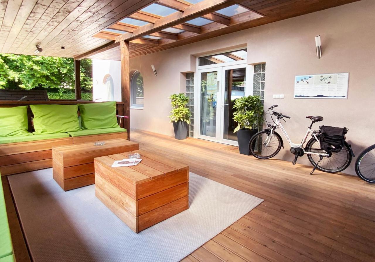 Topart Apartman I Balatonfenyves Buitenkant foto
