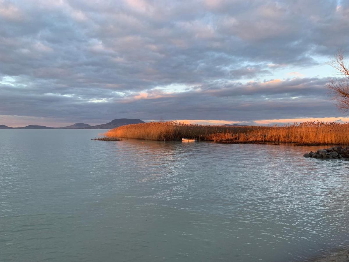 Topart Apartman I Balatonfenyves Buitenkant foto