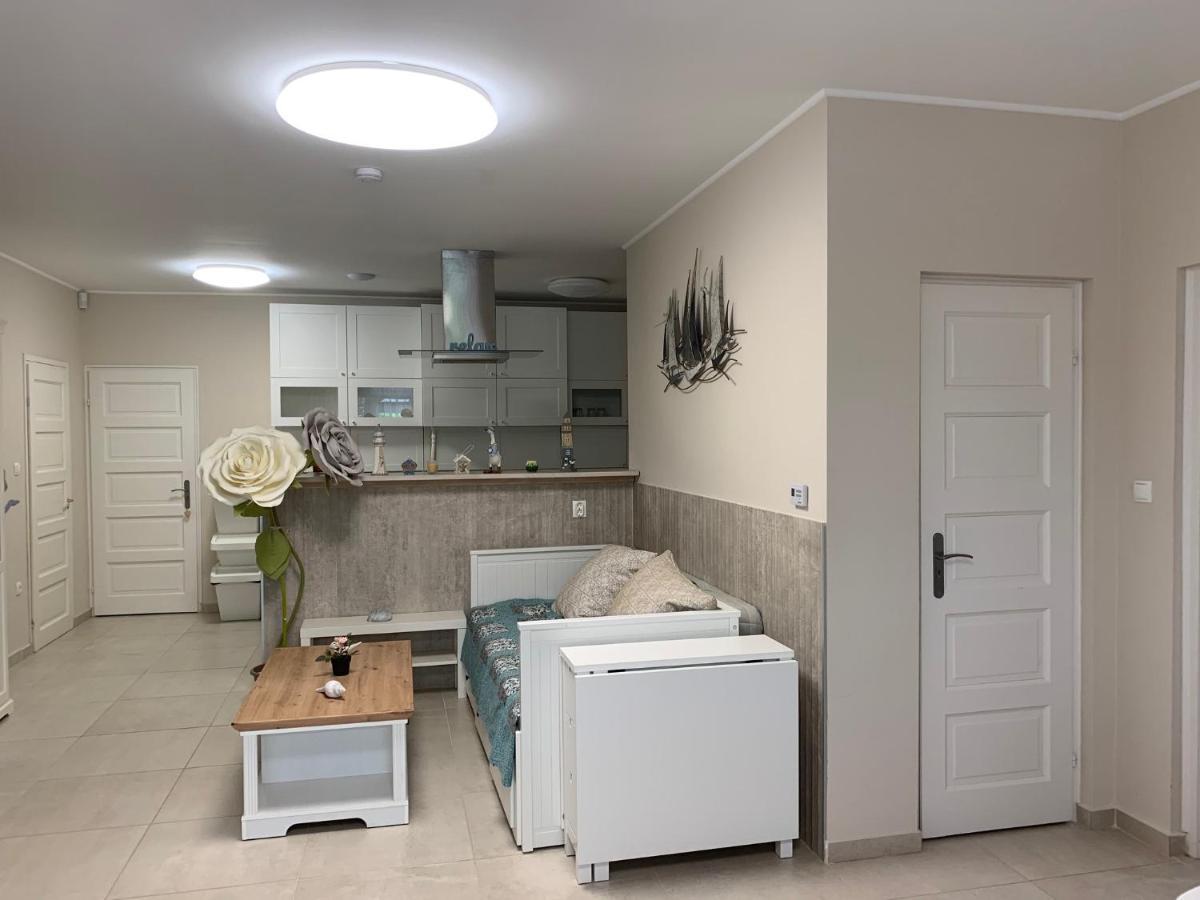 Topart Apartman I Balatonfenyves Buitenkant foto