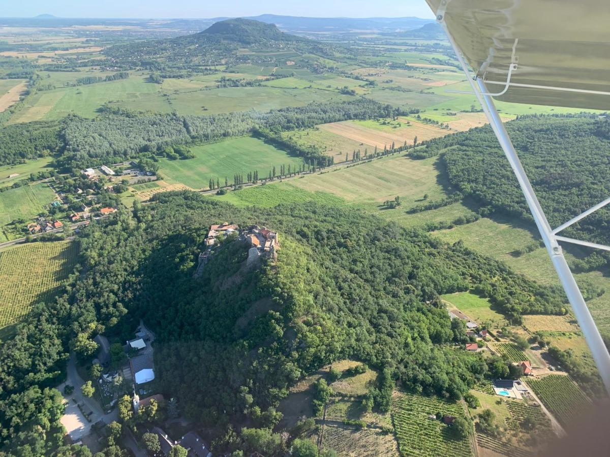 Topart Apartman I Balatonfenyves Buitenkant foto