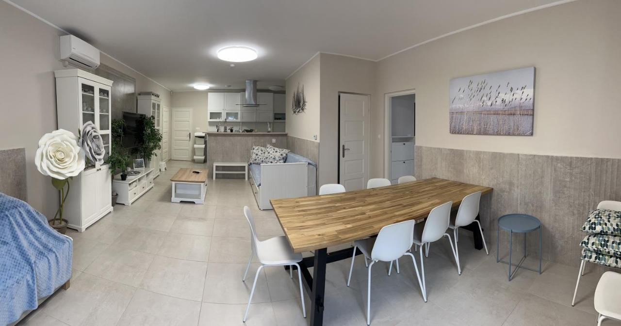 Topart Apartman I Balatonfenyves Buitenkant foto